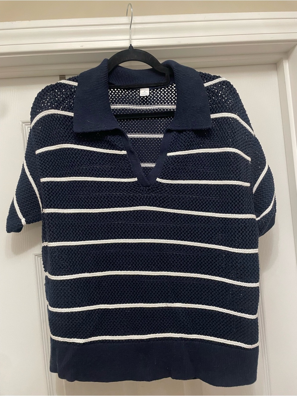 Old Navy women’s Navy & White Cropped Striped V‑Neck Polo Sweater 100% cotton